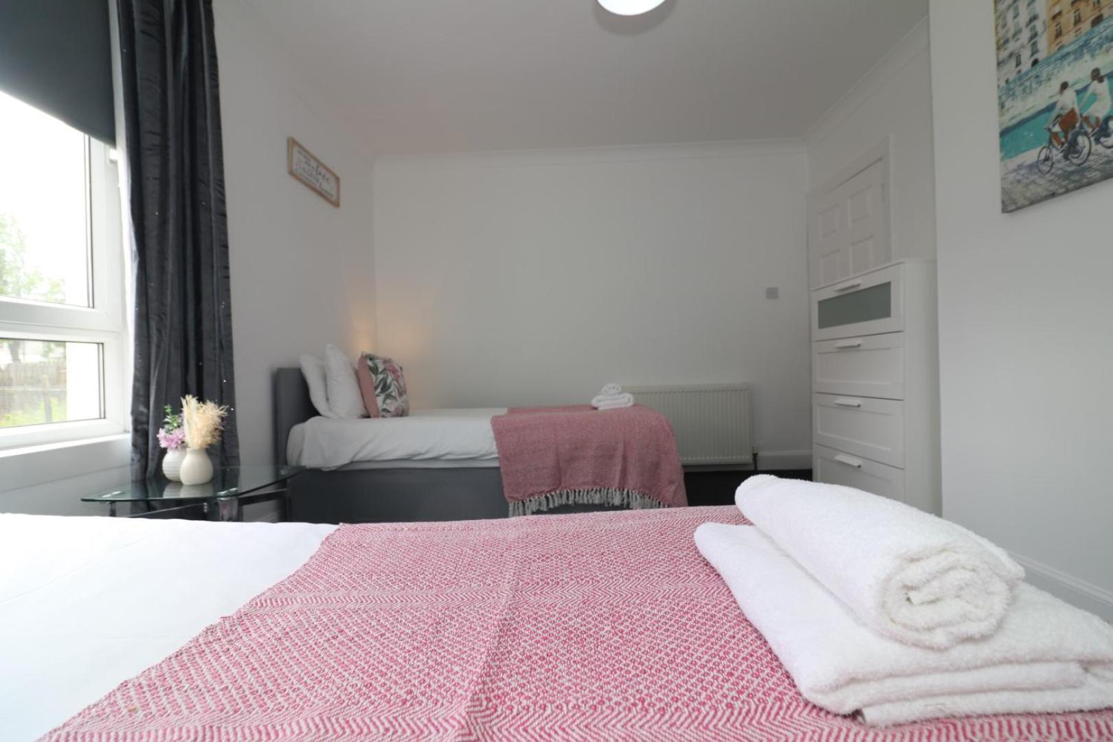 Signature - Gartlea House Apartment Airdrie Ngoại thất bức ảnh