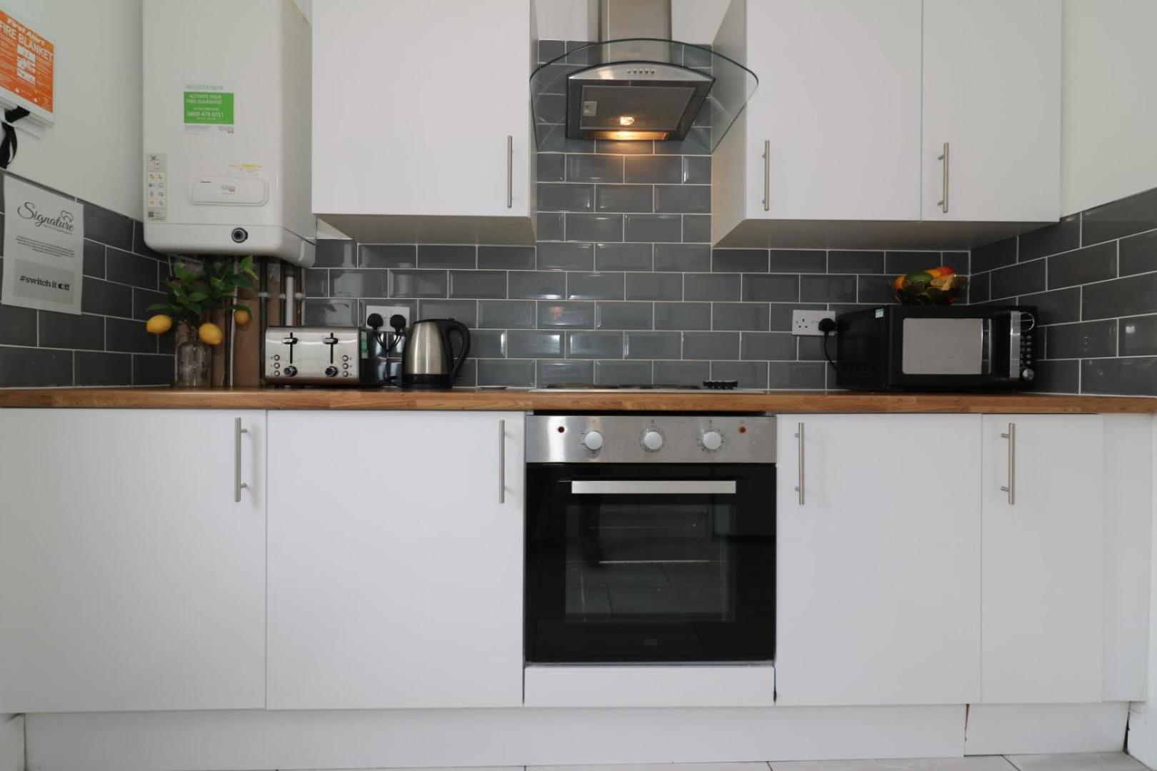 Signature - Gartlea House Apartment Airdrie Ngoại thất bức ảnh