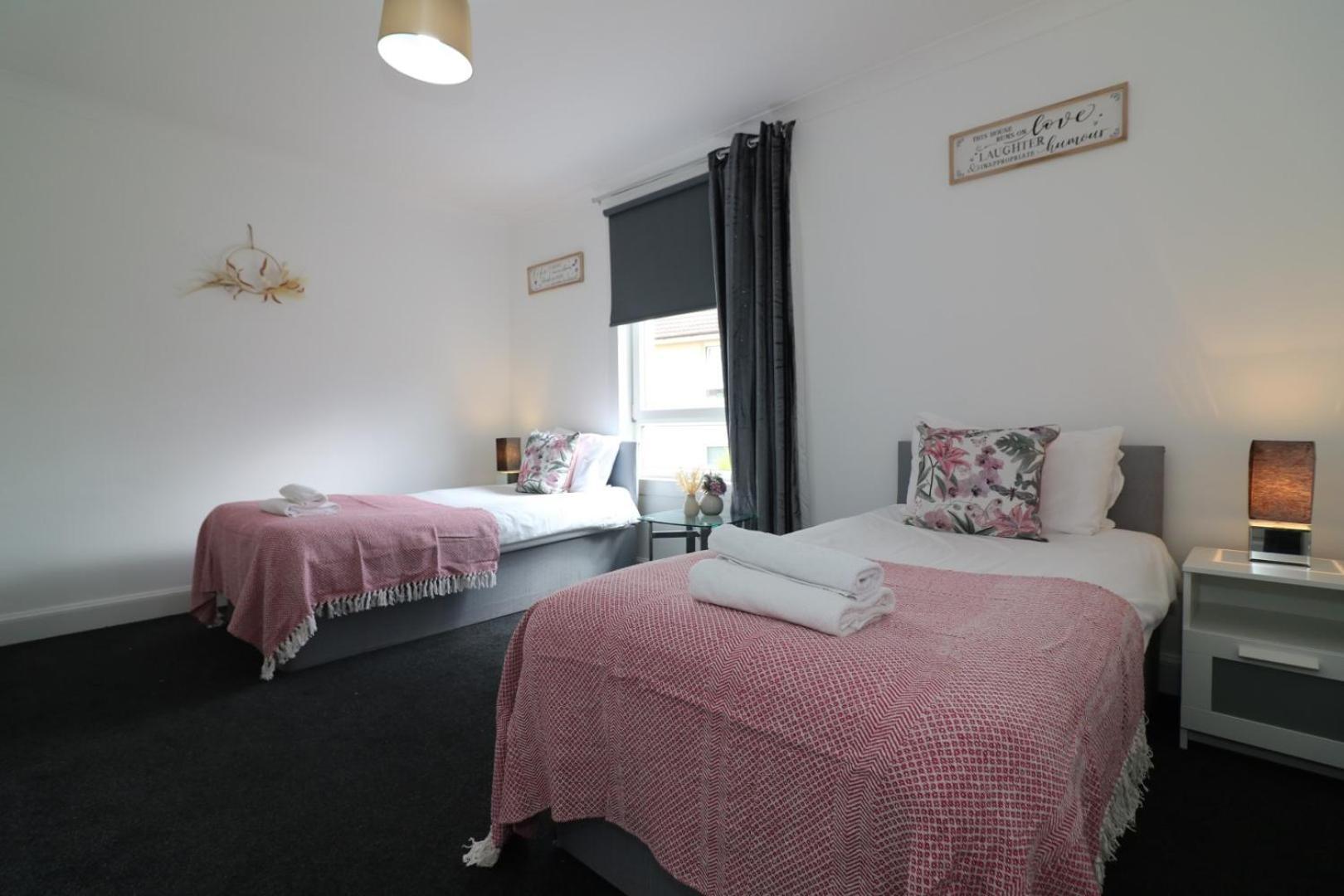Signature - Gartlea House Apartment Airdrie Ngoại thất bức ảnh