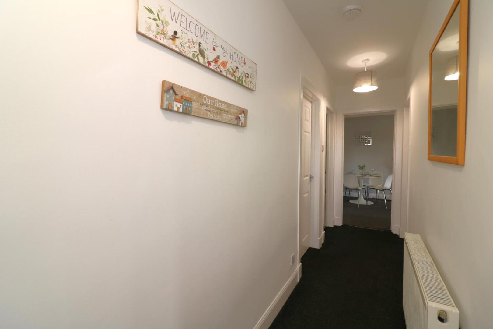 Signature - Gartlea House Apartment Airdrie Ngoại thất bức ảnh