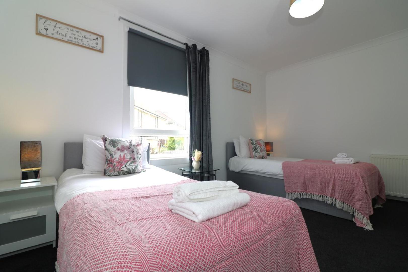 Signature - Gartlea House Apartment Airdrie Ngoại thất bức ảnh
